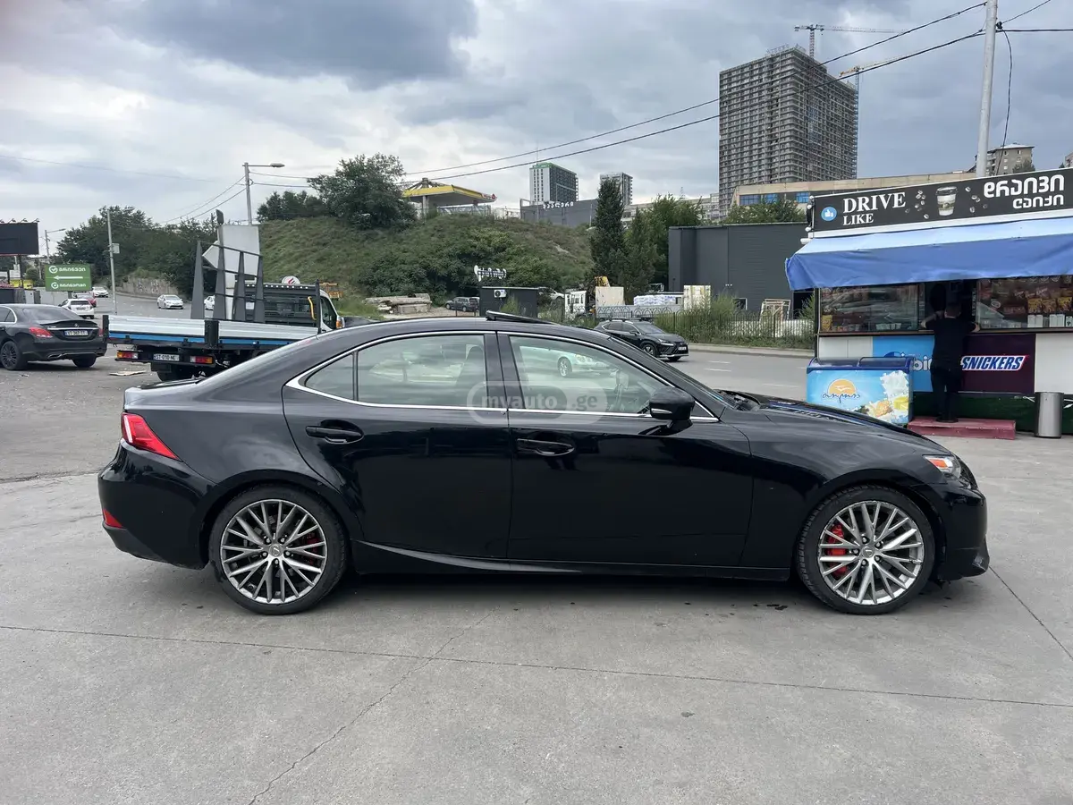 Lexus IS 350 2016 — photo 2