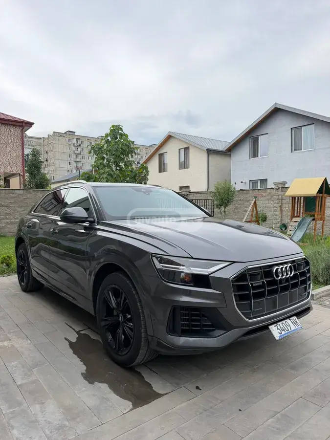 Audi Q8