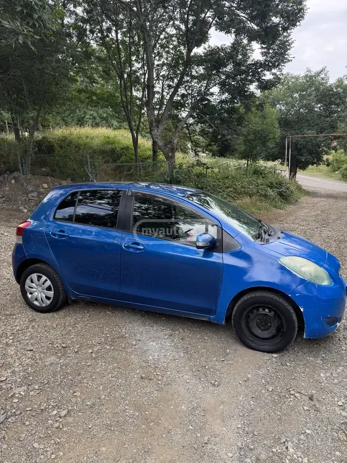 Toyota Vitz 2009 — photo 2