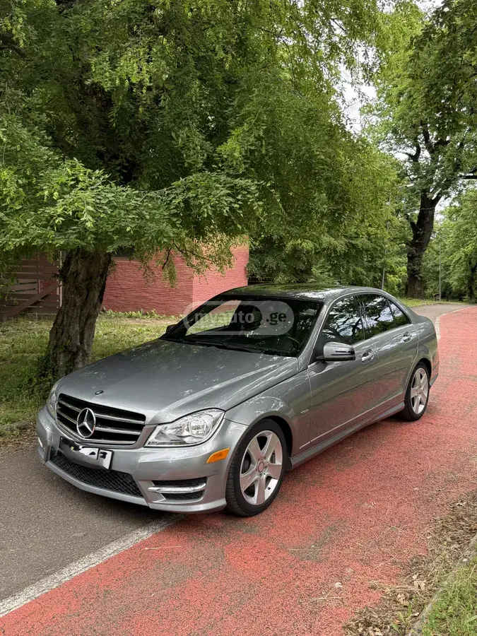 Mercedes-Benz C 250 2012 — photo 2
