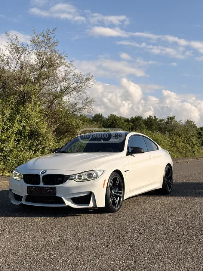 BMW M4 2015 — photo 2