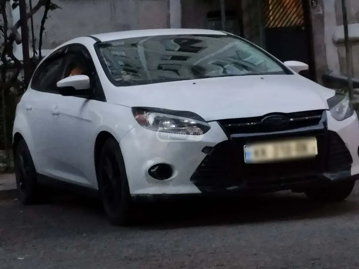 Ford Focus 2014 — photo 2
