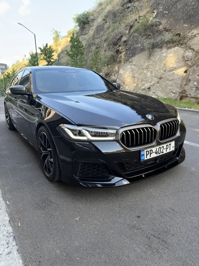 BMW M550 2022 — photo 2