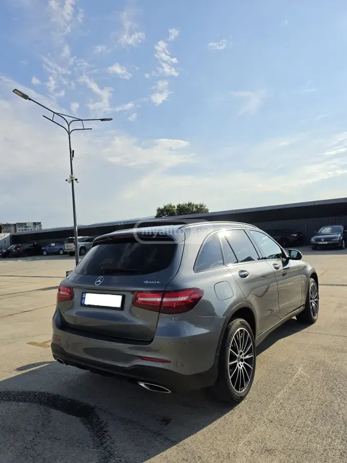 Mercedes-Benz GLC 300 2018 — photo 2