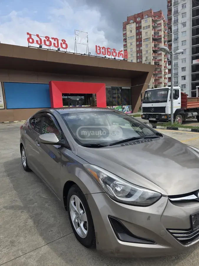 Hyundai Elantra 2015 — photo 2