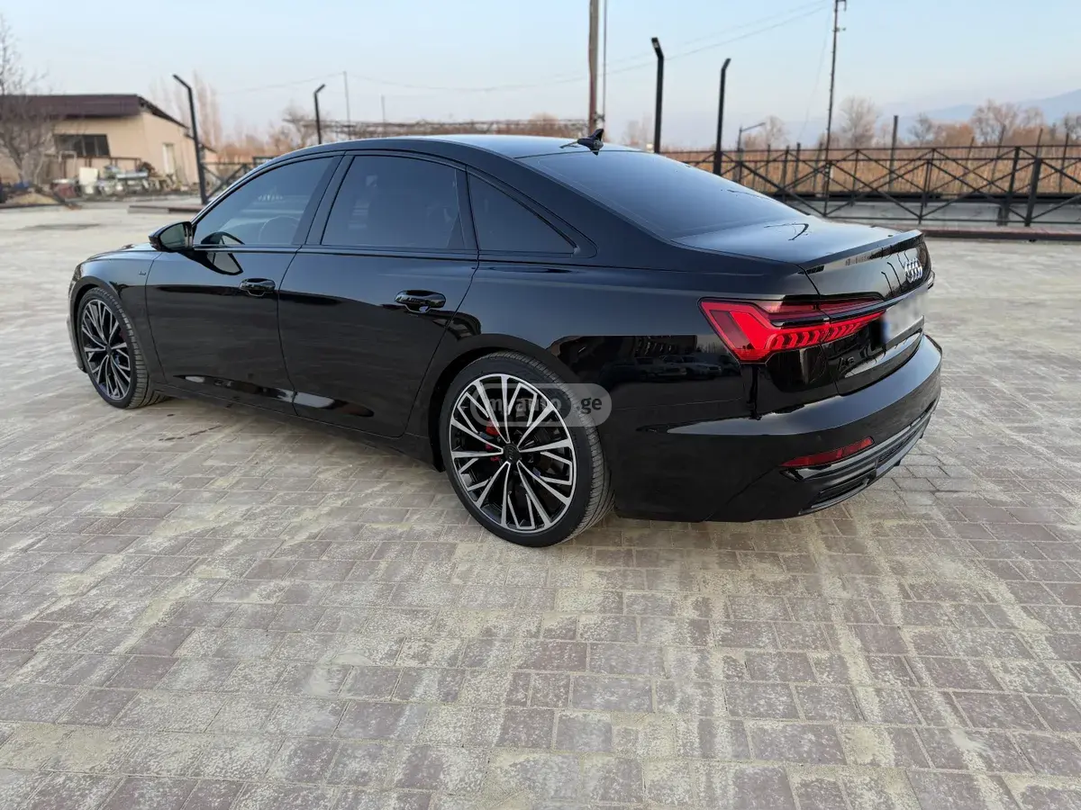 Audi A6 2018 — photo 2