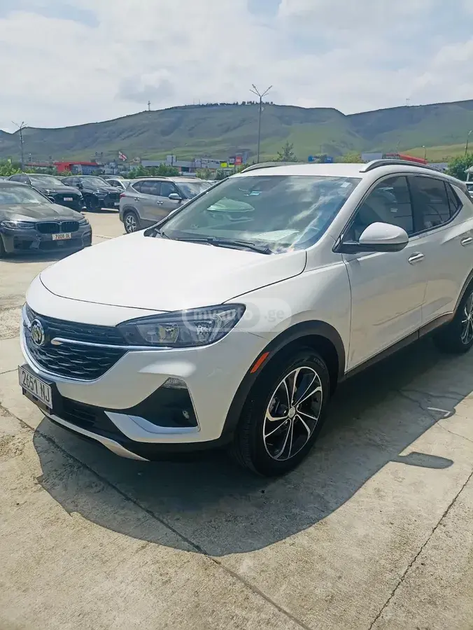 Buick Encore 2021 — photo 2