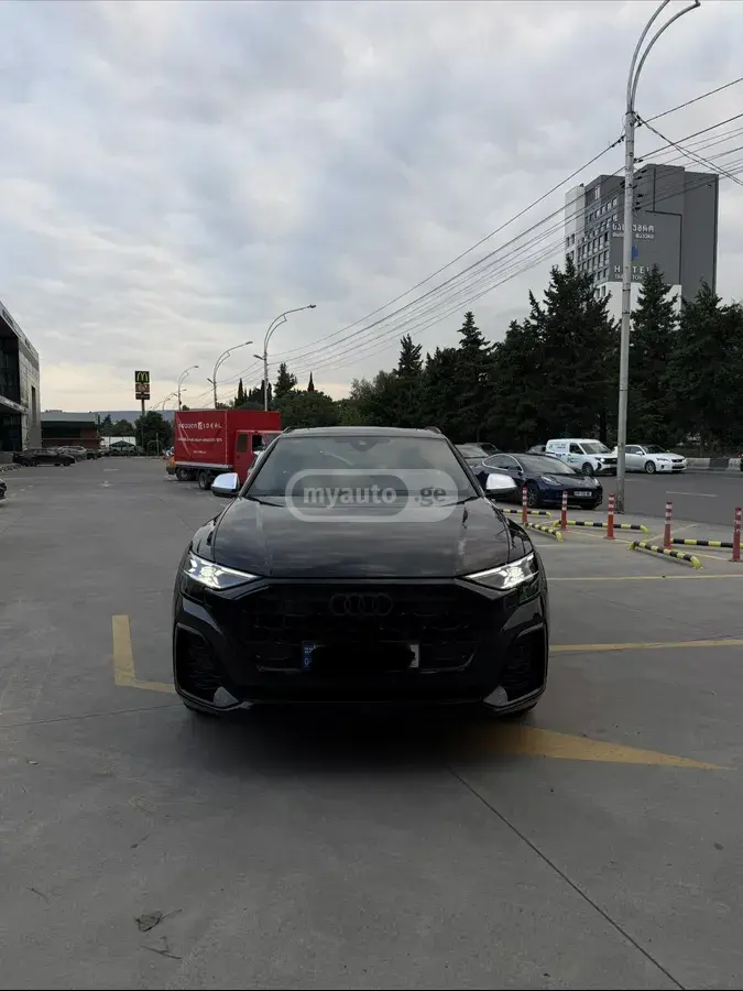 Audi SQ8
