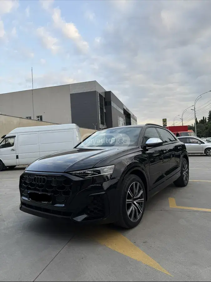 Audi SQ8 2025 — photo 2