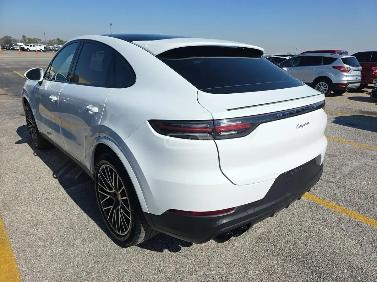Porsche Cayenne 2021 — photo 2