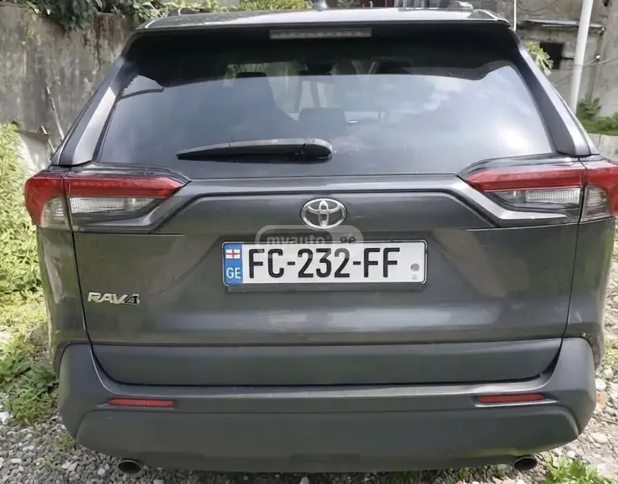 Toyota RAV4 2019 — photo 2
