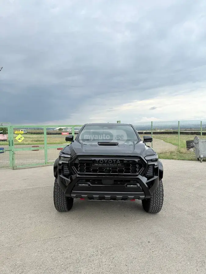 Toyota Tacoma 2026 — photo 2