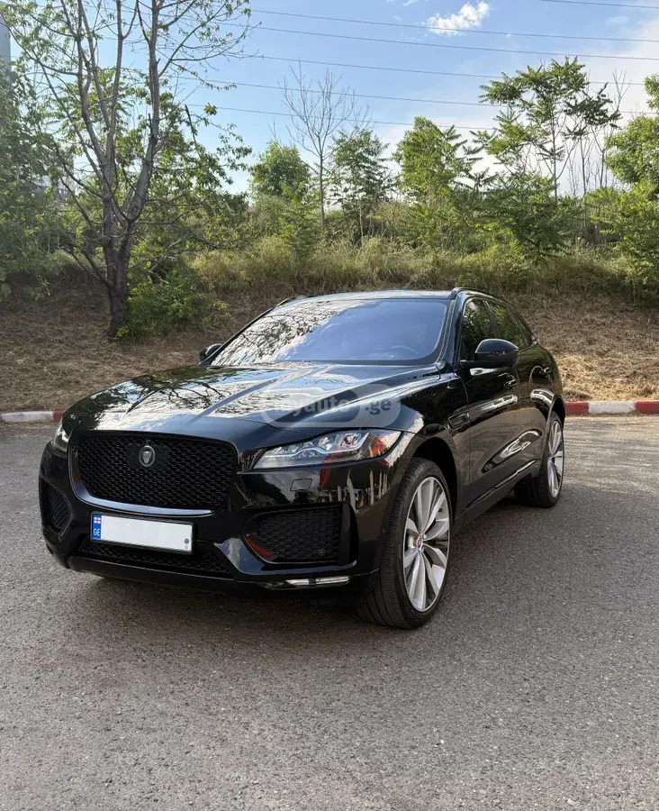 Jaguar F-Pace