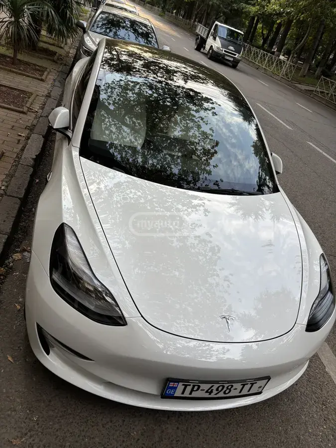 Tesla Model 3 2023 — photo 2