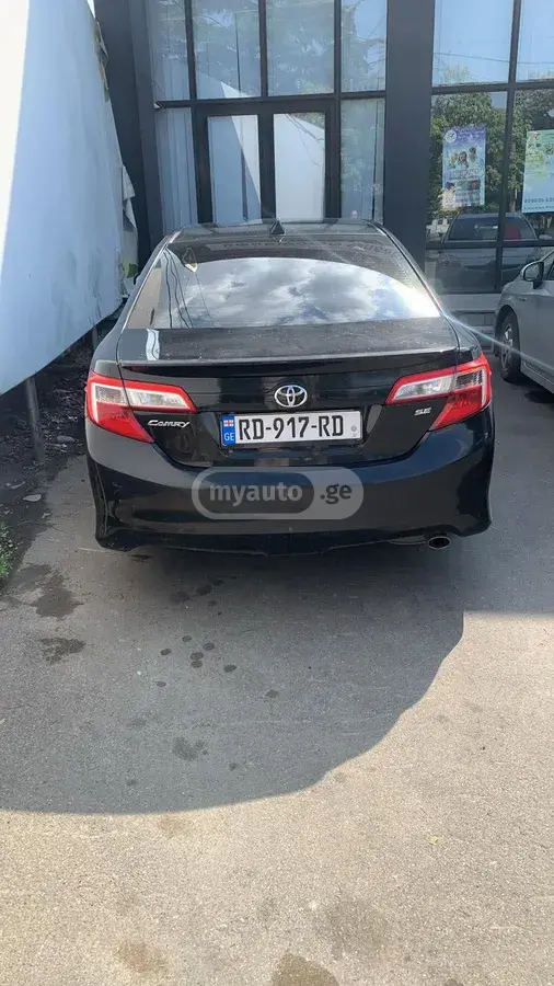 Toyota Camry 2014 — photo 2