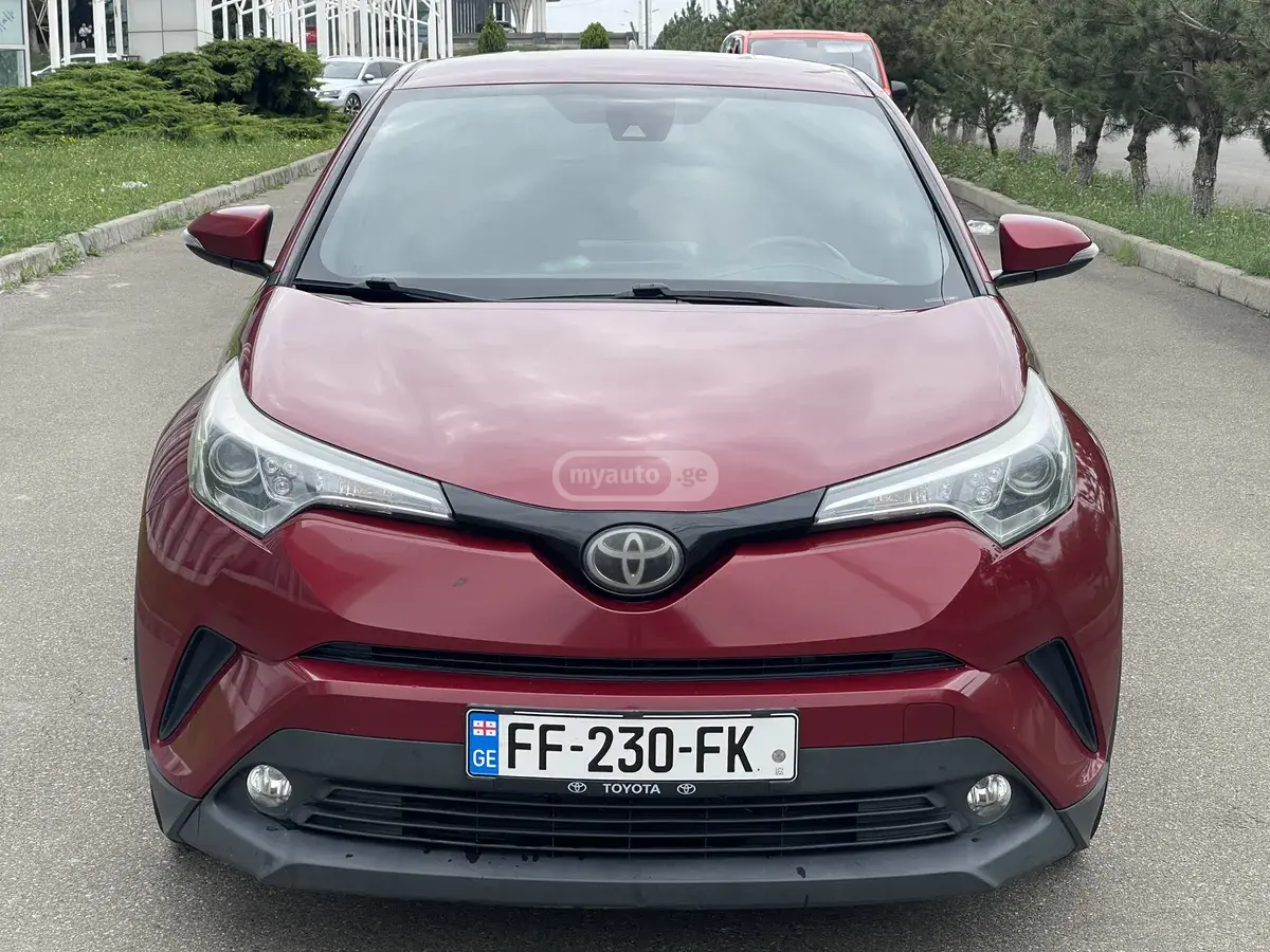 Toyota C-HR 2017 — photo 2