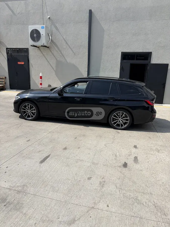 BMW 330