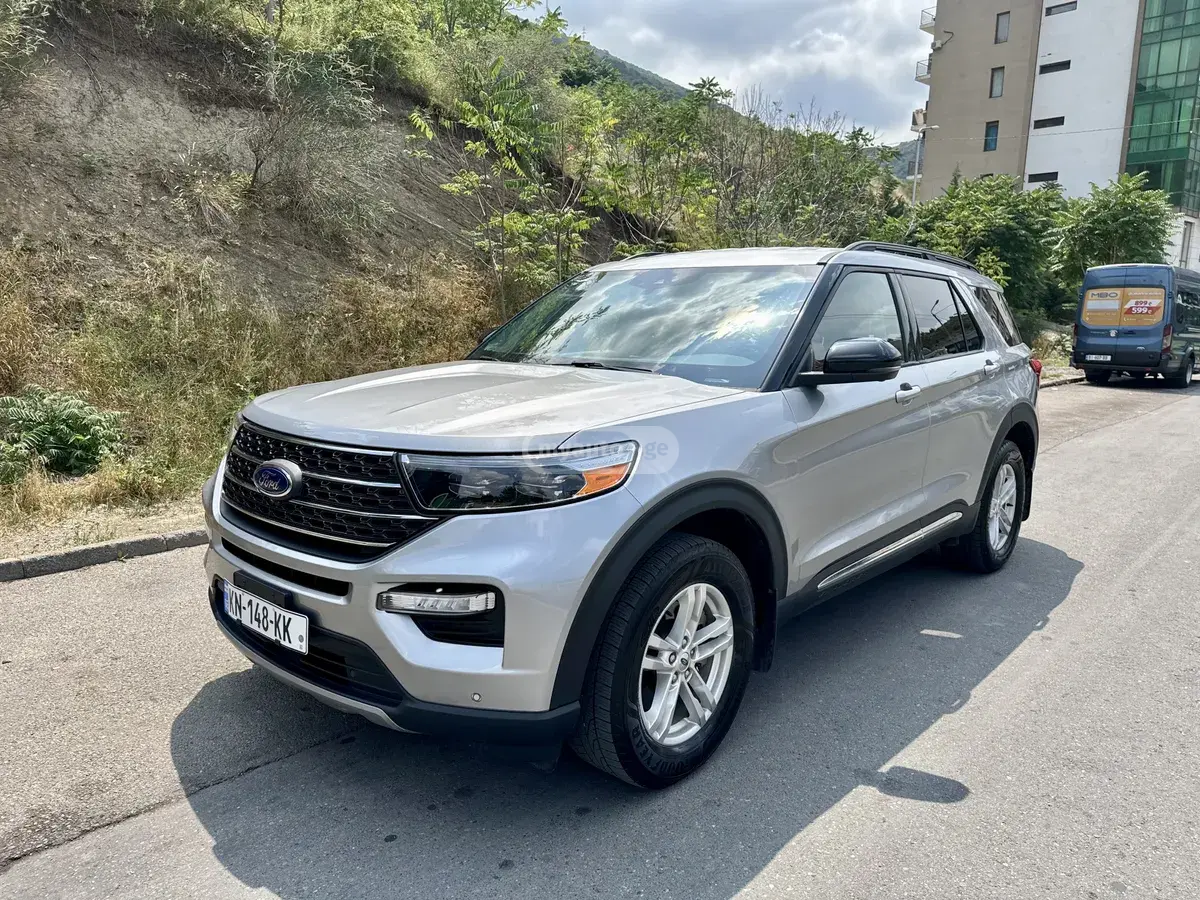 Ford Explorer 2022 — photo 2