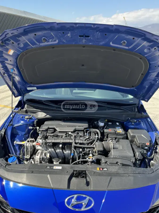 Hyundai Elantra 2023 — photo 2