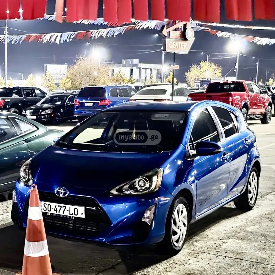 Toyota Prius 2016 — photo 2