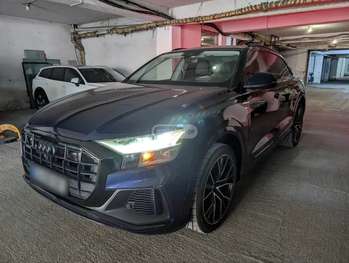 Audi Q8