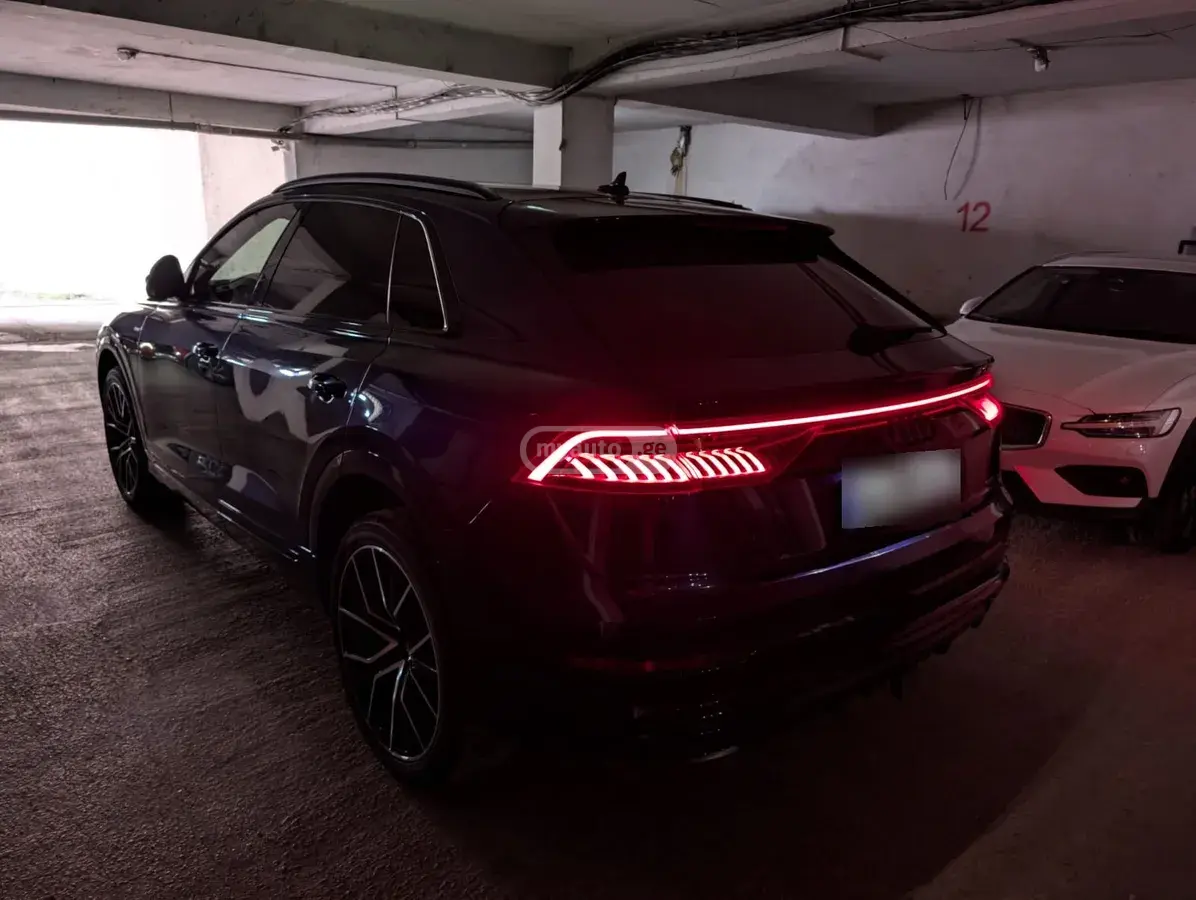 Audi Q8 2019 — photo 2