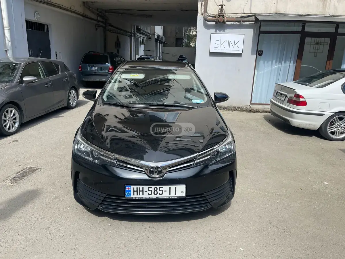 Toyota Corolla 2017 — photo 2