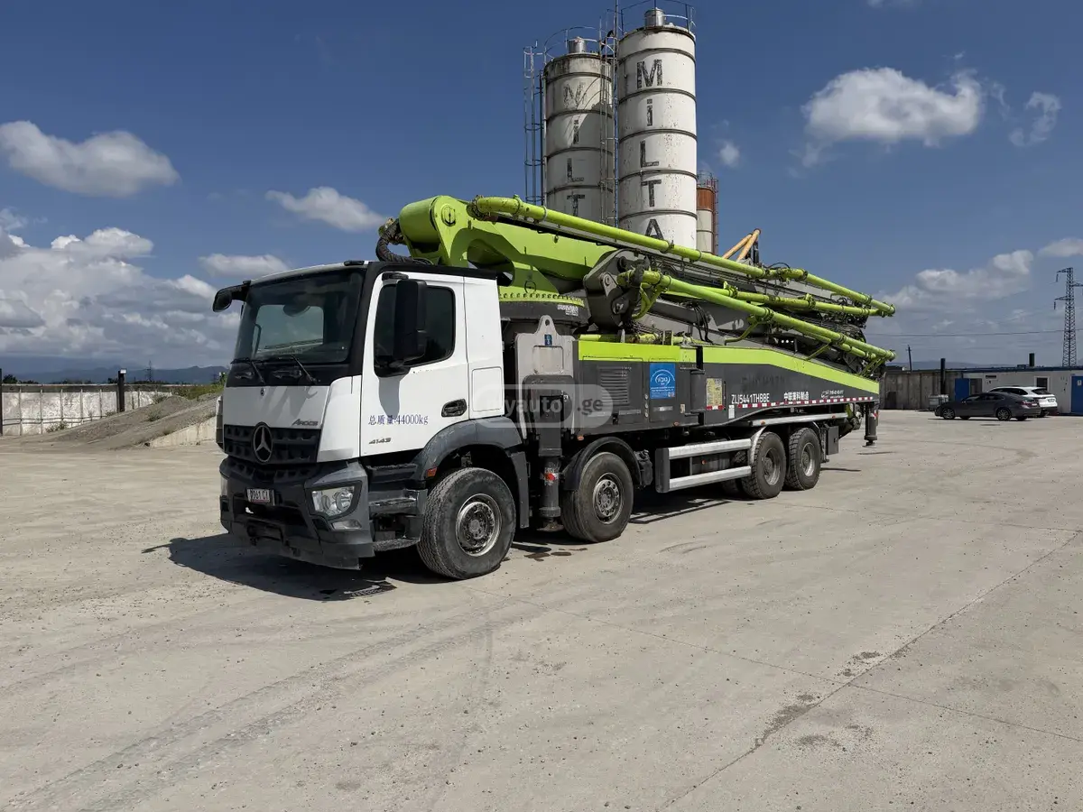 Mercedes-Benz Arocs