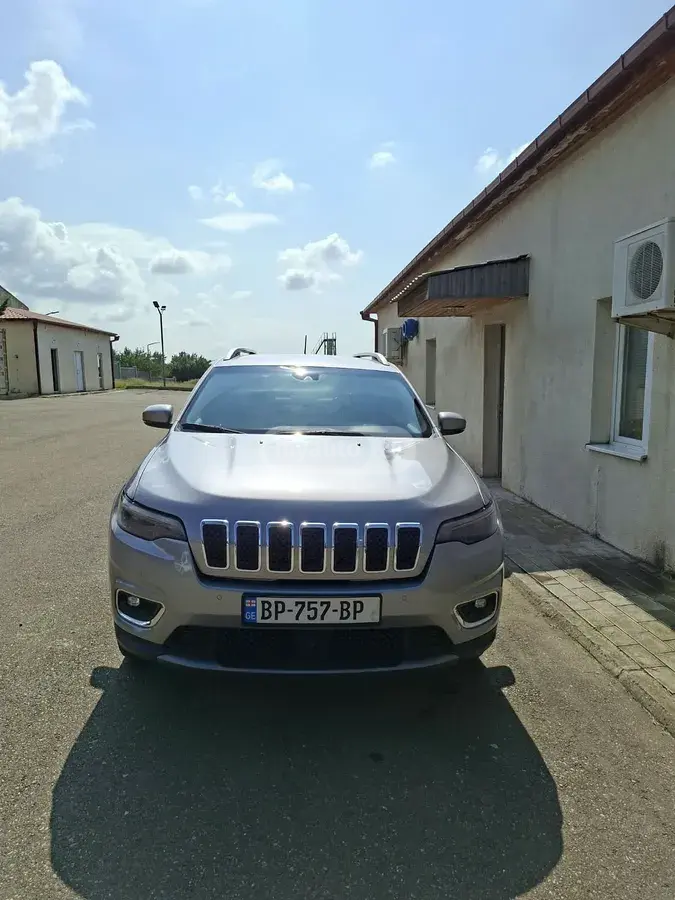 Jeep Cherokee 2019 — photo 2