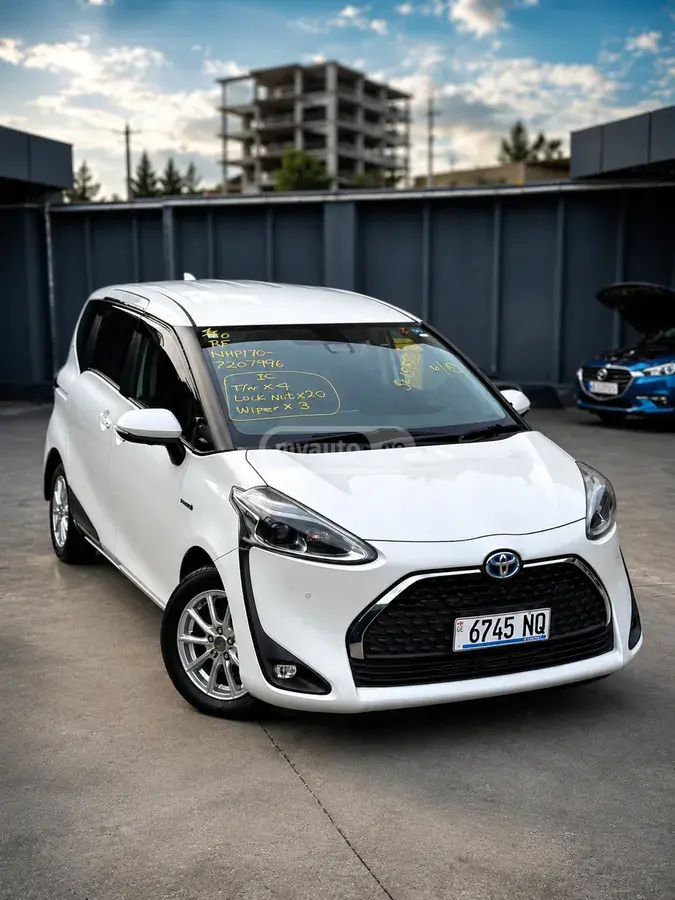 Toyota Sienta