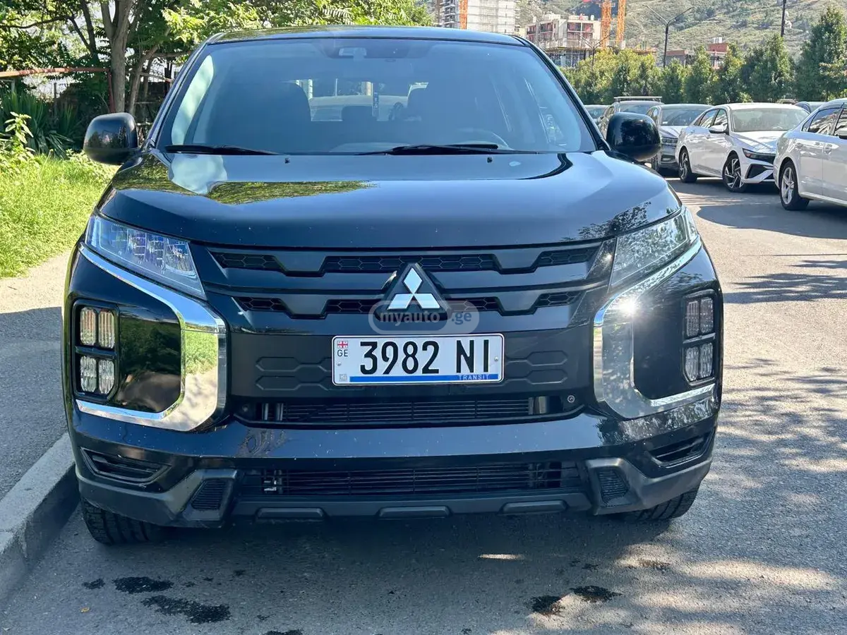 Mitsubishi Outlander Sport 2022 — photo 2