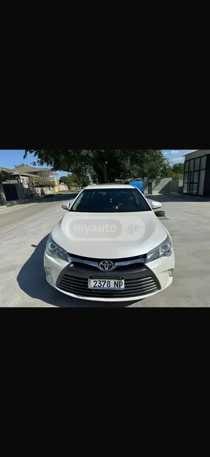 Toyota Camry 2015 — photo 2