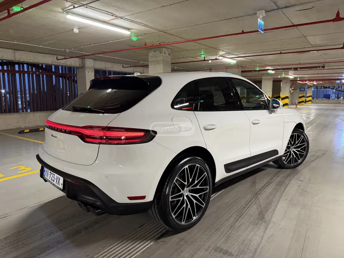 Porsche Macan 2023 — photo 2
