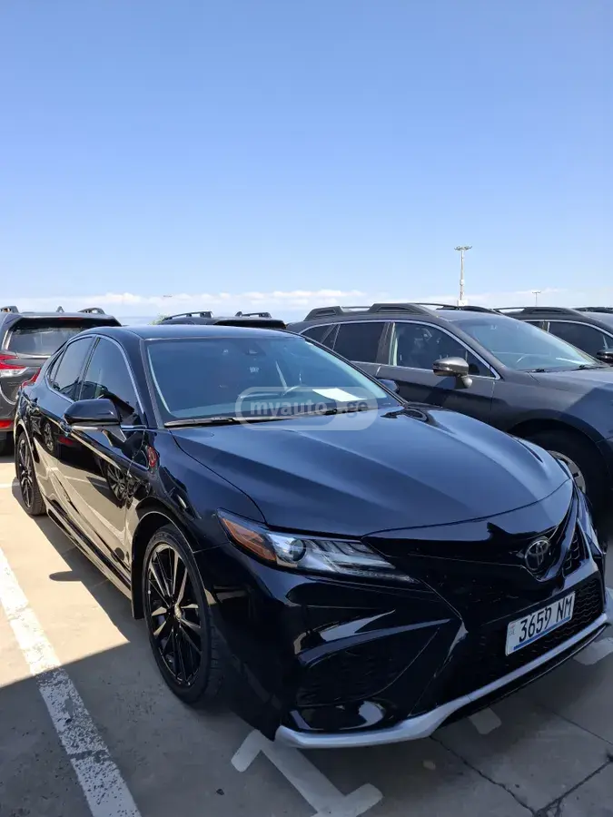 Toyota Camry 2023 — photo 2