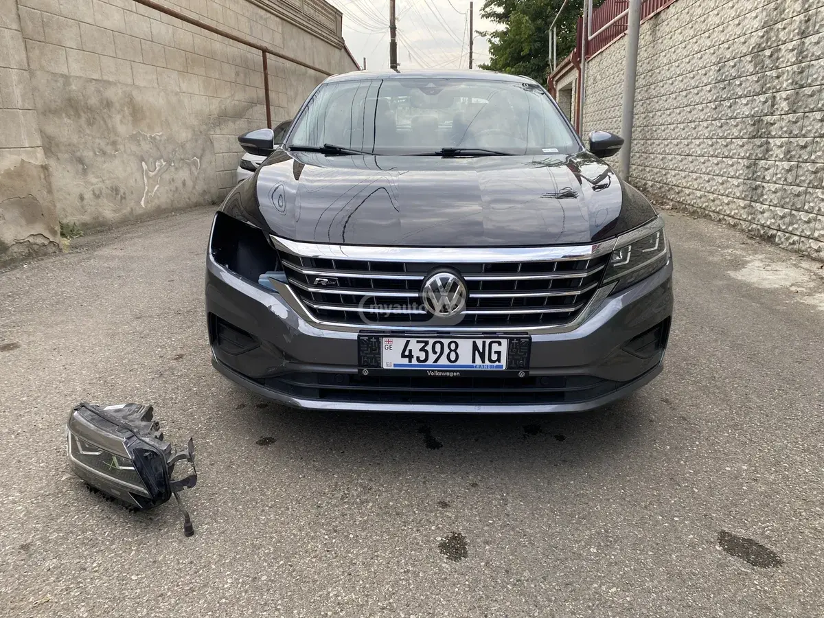 Volkswagen Passat 2020 — photo 2
