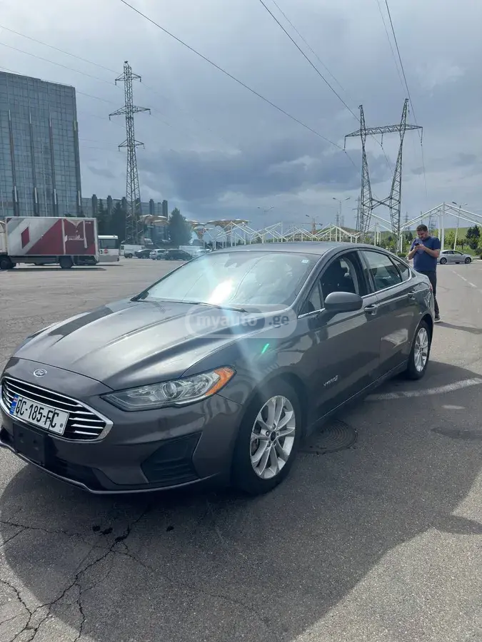 Ford Fusion 2019 — photo 2