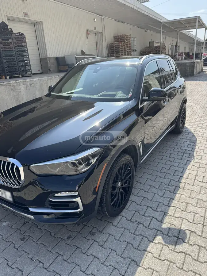 BMW X5 2019 — photo 2