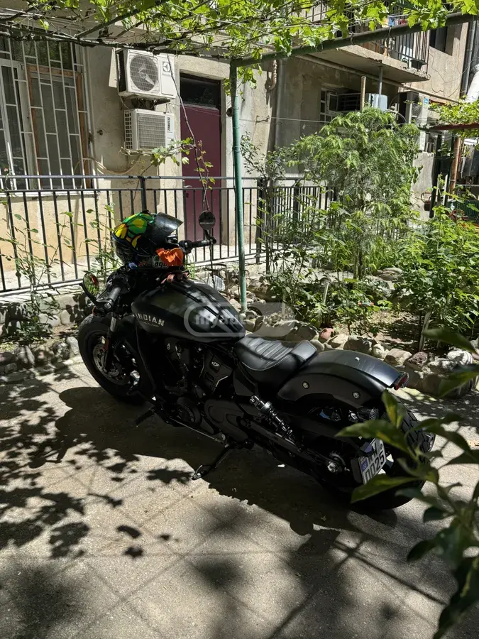 Indian Scout Bobber 2025 — photo 2
