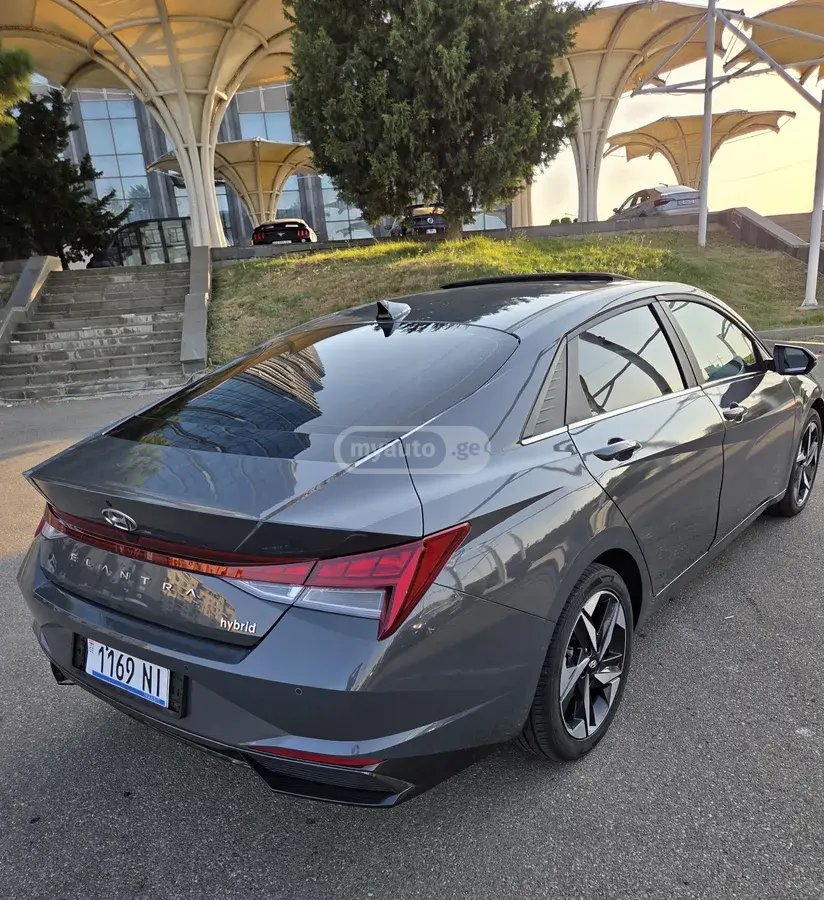 Hyundai Elantra 2023 — photo 2