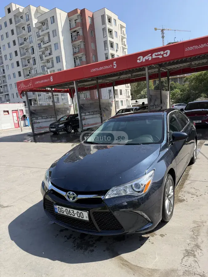 Toyota Camry 2016 — photo 2