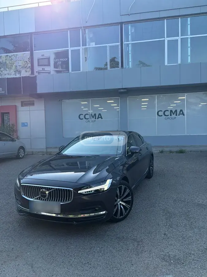 Volvo S90