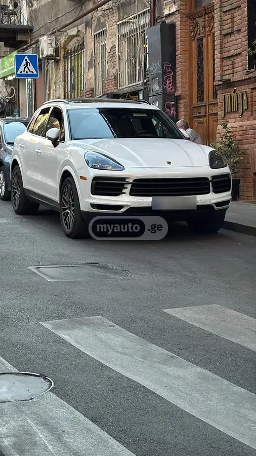 Porsche Cayenne 2020 — photo 2