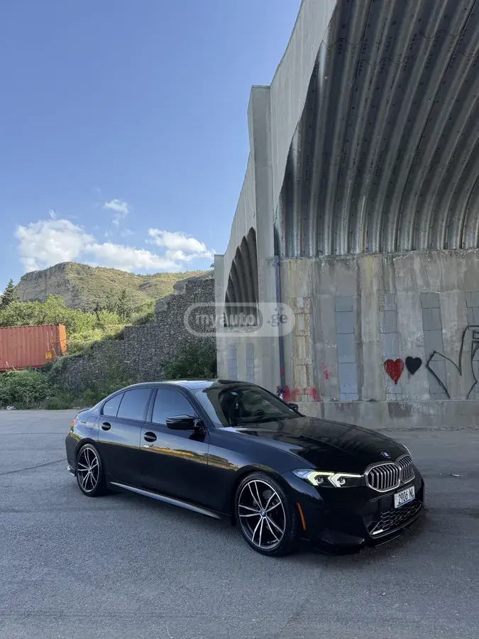 BMW 330 2023 — photo 2