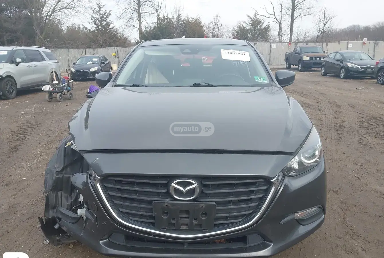 Mazda Mazda3 2018 — photo 2