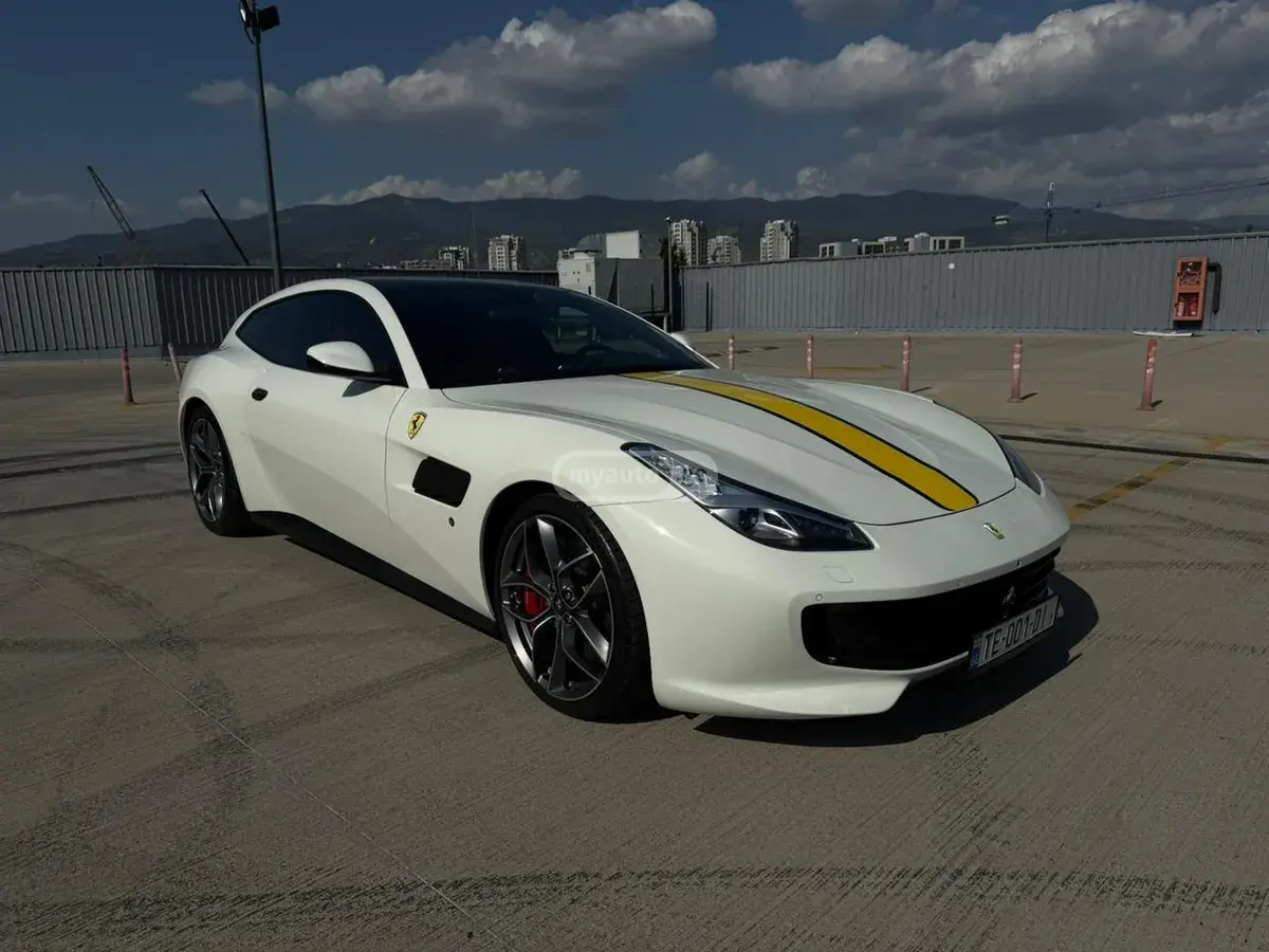 Ferrari GTC4Lusso