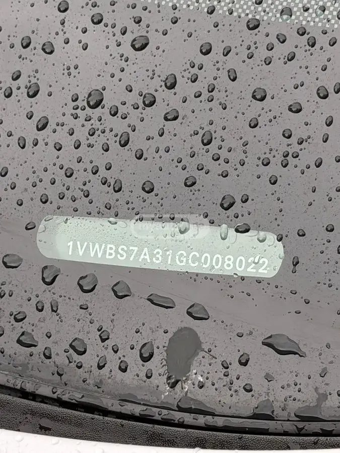 Volkswagen Passat 2015 — photo 2