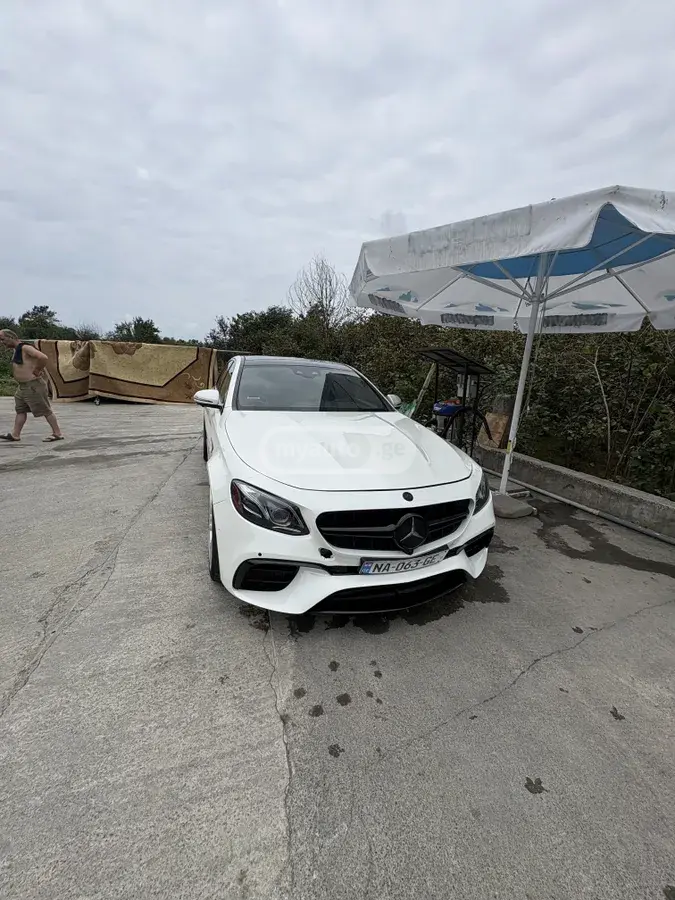 Mercedes-Benz E 63 AMG 2019 — photo 2