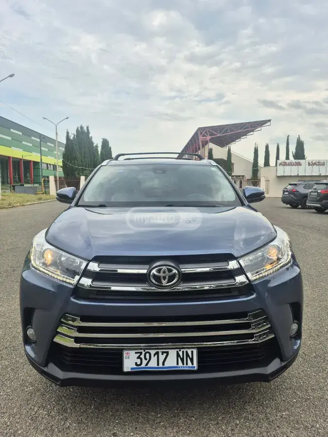 Toyota Highlander 2019 — photo 2