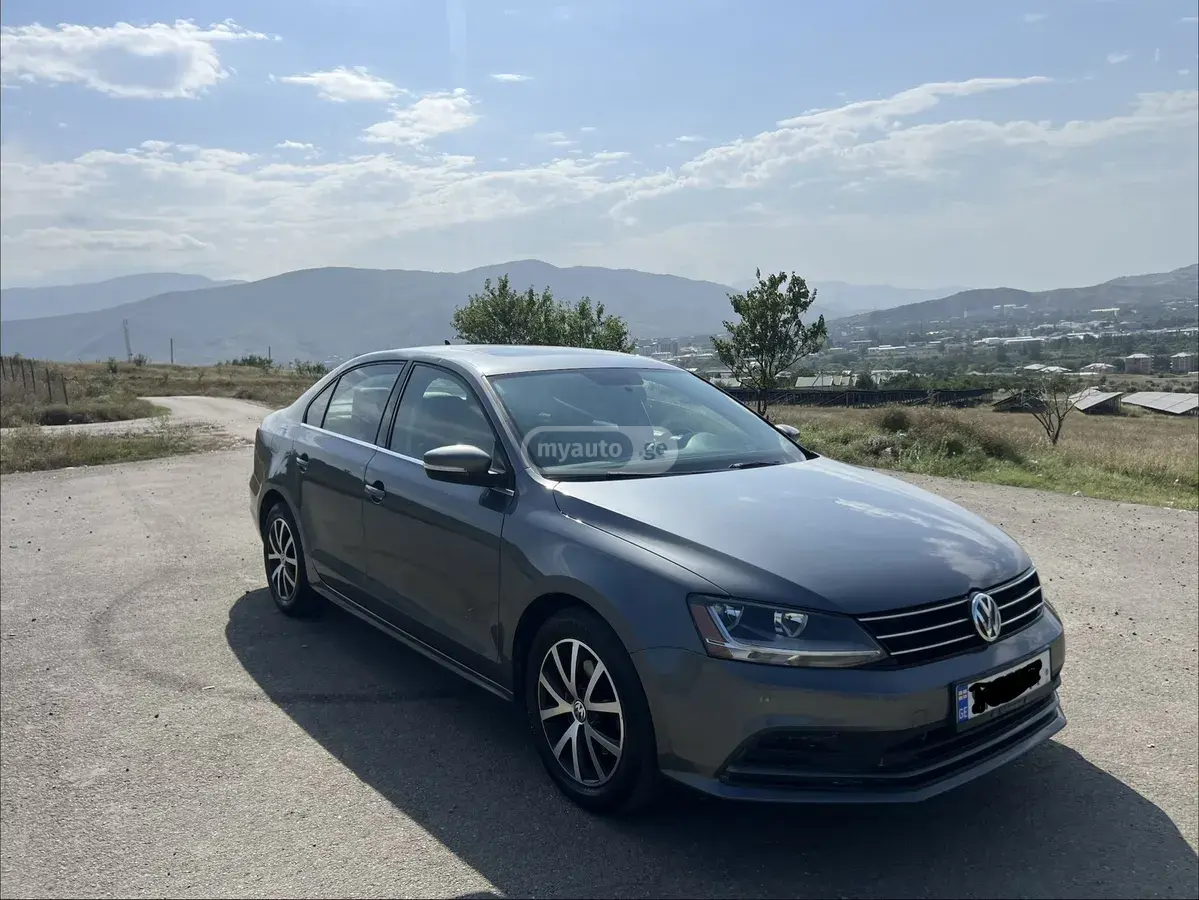 Volkswagen Jetta 2016 — photo 2