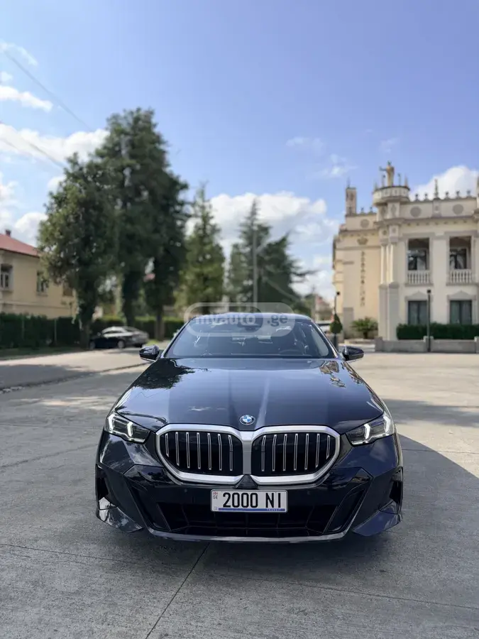 BMW 530 2024 — photo 2